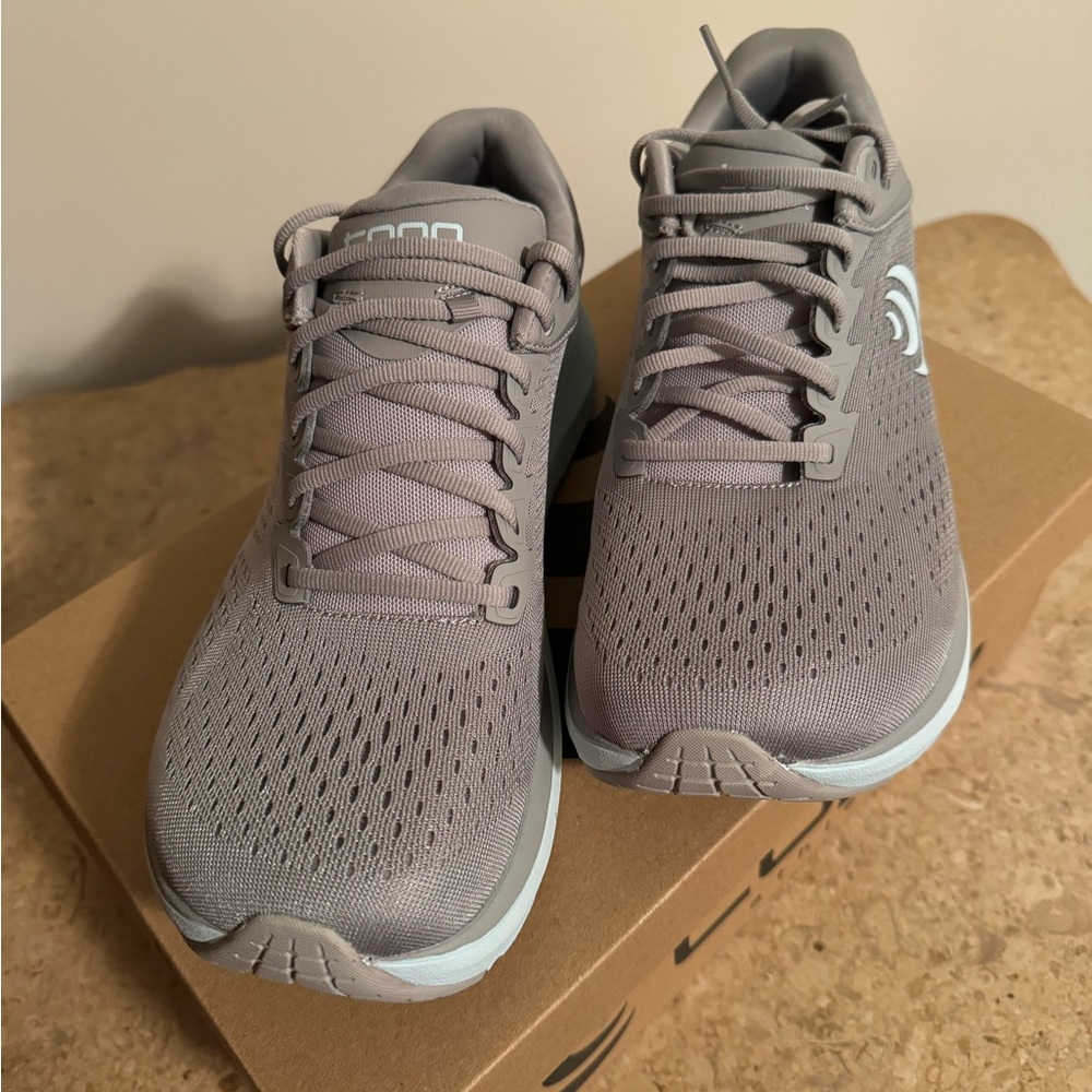 Woman’s Running Shoes Topo Phamtom 3